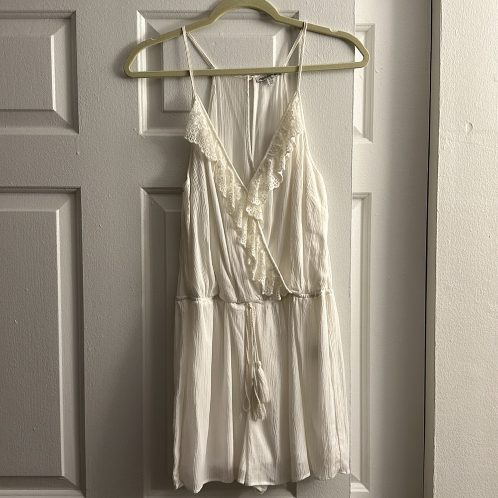 Charlotte Russe White V-Neck Romper with Lace Detail Small